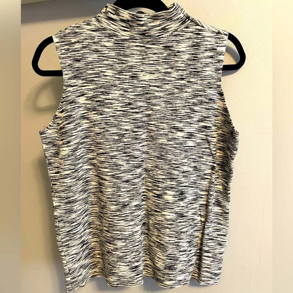 Nine West sleeveless turtle neck top